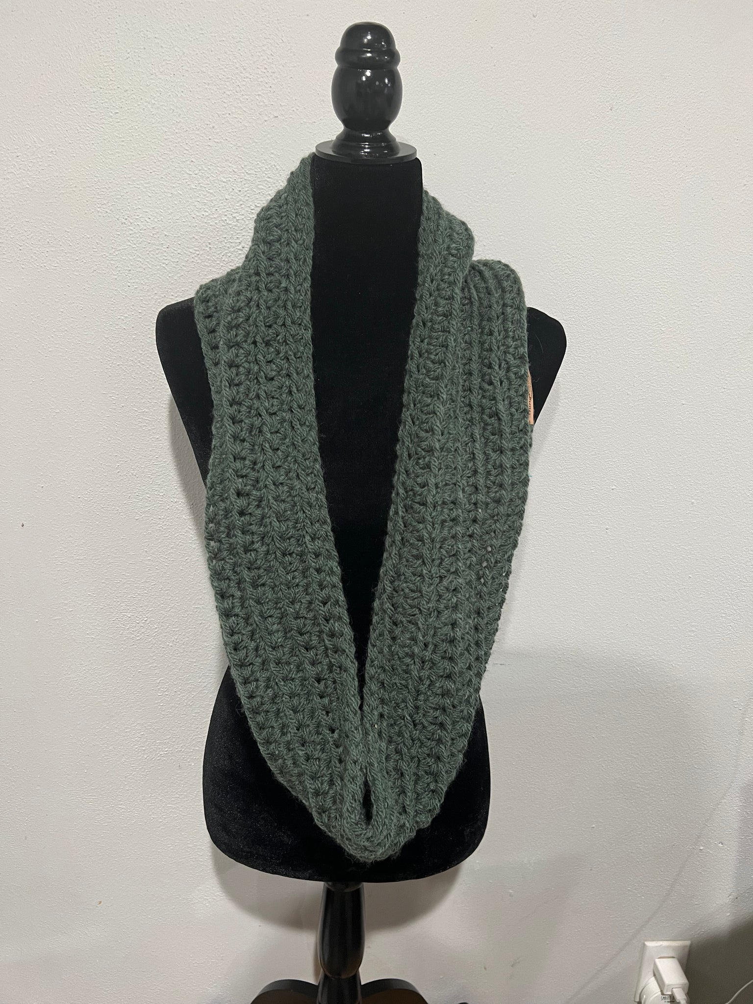 Crochet circle scarf